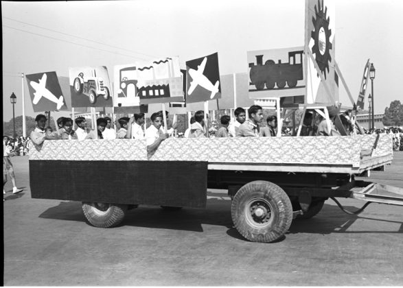 1952A view of the Republic Day Cultural Pageant in 1952. This tableau is depicting youth and progress. 587x420 1
